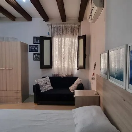 Open * Τραπάνι